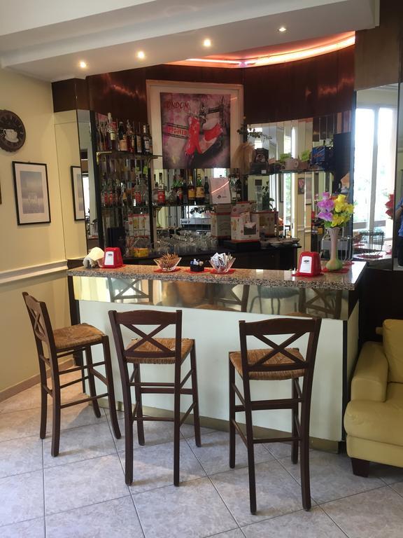 Hotel Acapulco Viserbella di Rimini エクステリア 写真