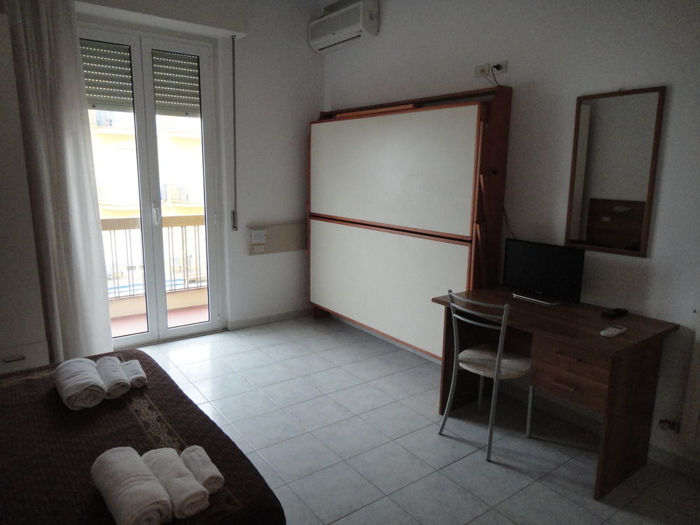 Hotel Acapulco Viserbella di Rimini エクステリア 写真