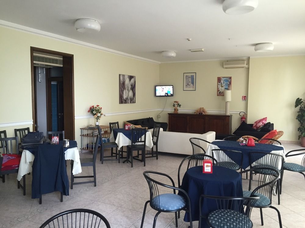 Hotel Acapulco Viserbella di Rimini エクステリア 写真
