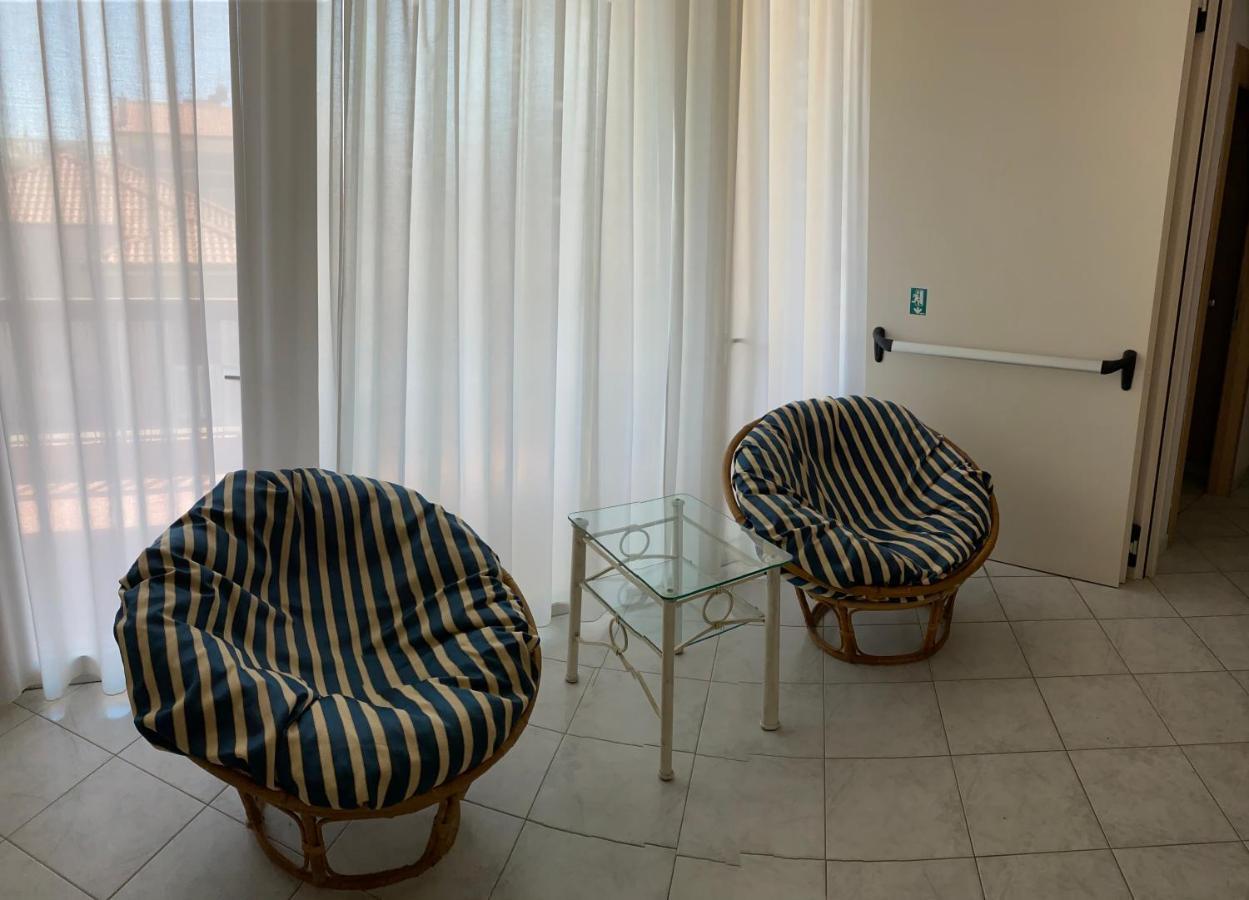 Hotel Acapulco Viserbella di Rimini エクステリア 写真