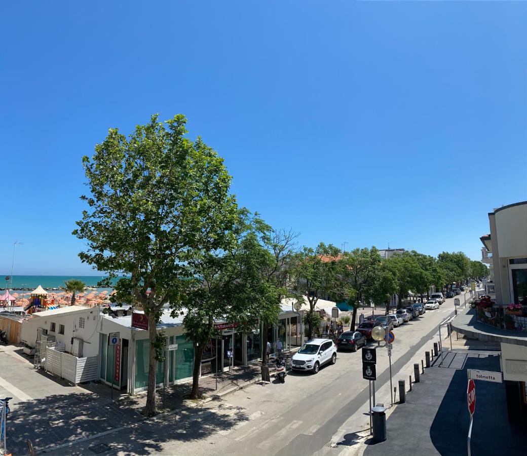 Hotel Acapulco Viserbella di Rimini エクステリア 写真