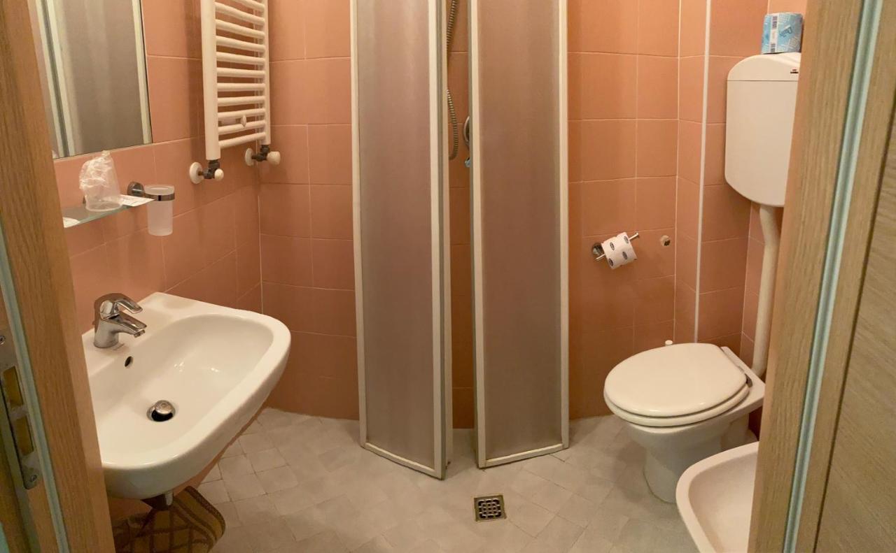 Hotel Acapulco Viserbella di Rimini エクステリア 写真